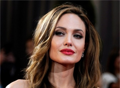 Анджелина Джоли создала фильм "Лазурный берег", находясь под впечатлением от смерти ее матери 