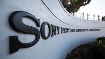 Хакеры раскроют данные о руководстве Sony Pictures, если выйдет фильм "Интервью"