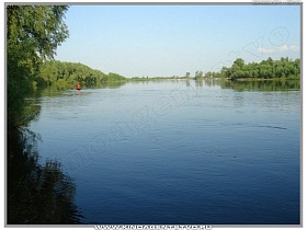 голубая водная гладь реки в с.Воропаев