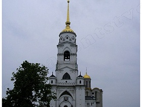 белоснежный храм  Успенского кафедрального собора во Владимире