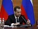  Медведев пообещал кинопродюсерам решить проблему казначейских счетов 
