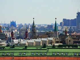 Вид на Кремль с крыши здания