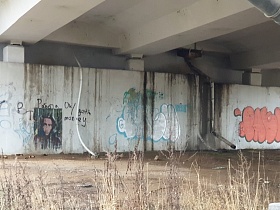 Граффити под мостом в промзоне для съемок кино Location for shooting in Moscow:  graffiti under the large highway bridge