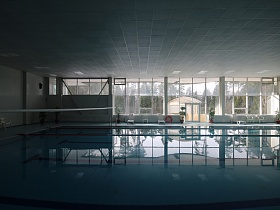 Крытый бассейн с Большим панорамным окном