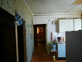 проходные двери из кухни в гостиную дачи