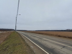 Дорога через поле с фонарями ЮГОЗАПАД 20200119 (8).jpg