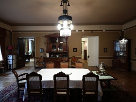 Большой стол в гостиной СССР